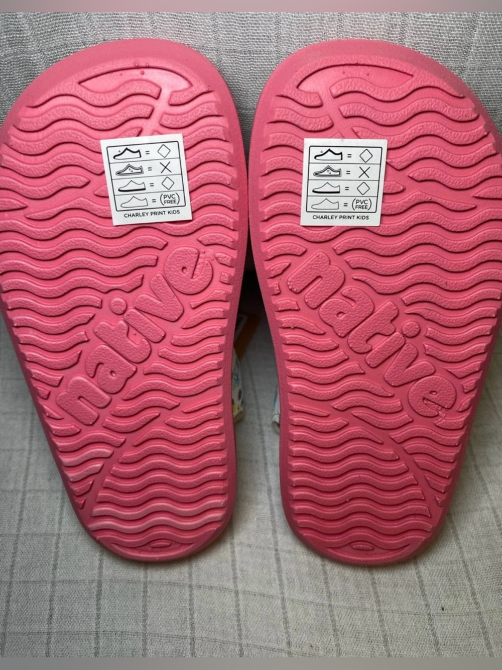 Native Minnie Sandals - Picture 4 of 4